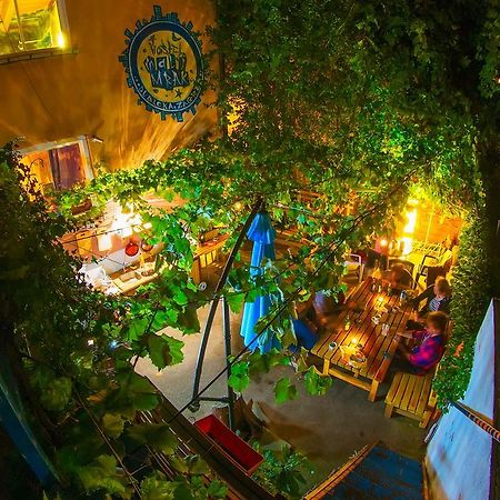 Hostel Mali Mrak Zagreb Bagian luar foto