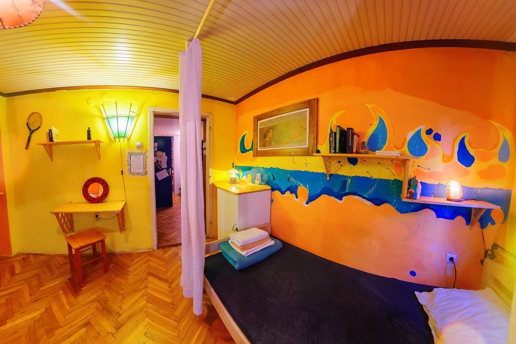 Hostel Mali Mrak Zagreb Bagian luar foto