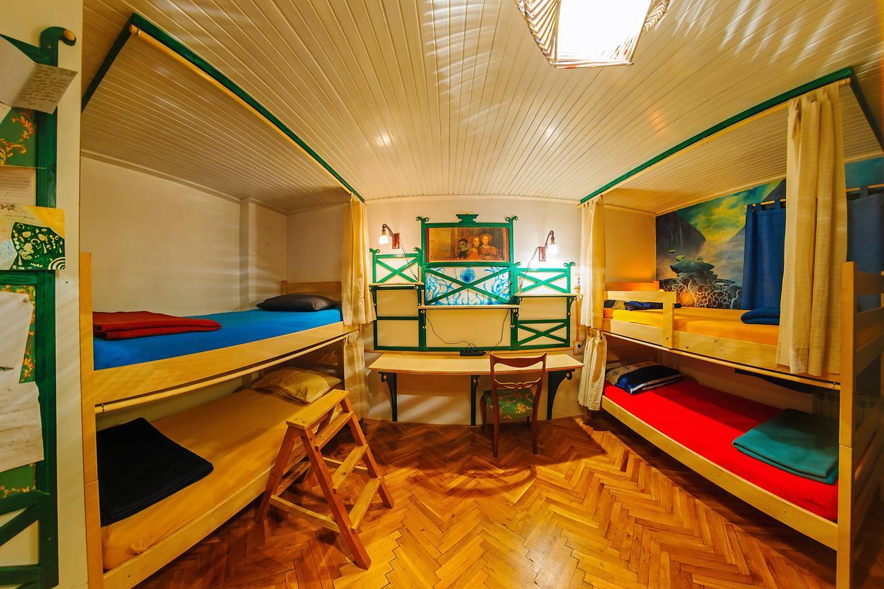 Hostel Mali Mrak Zagreb Bagian luar foto